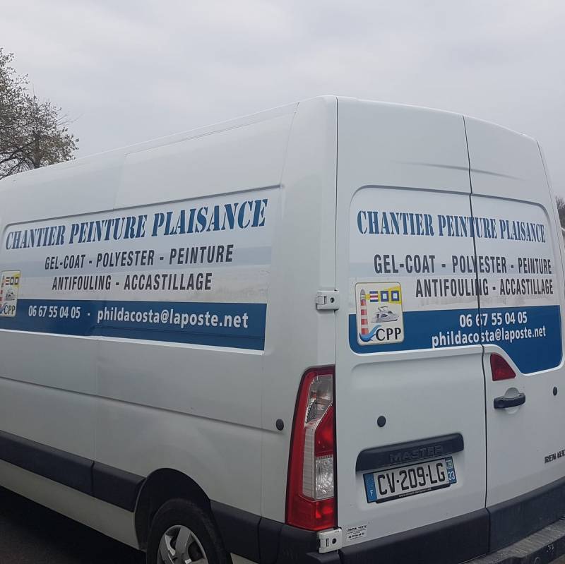 Entretien et peinture nautisme Bassin d'Arcachon Chantier Peinture Plaisance