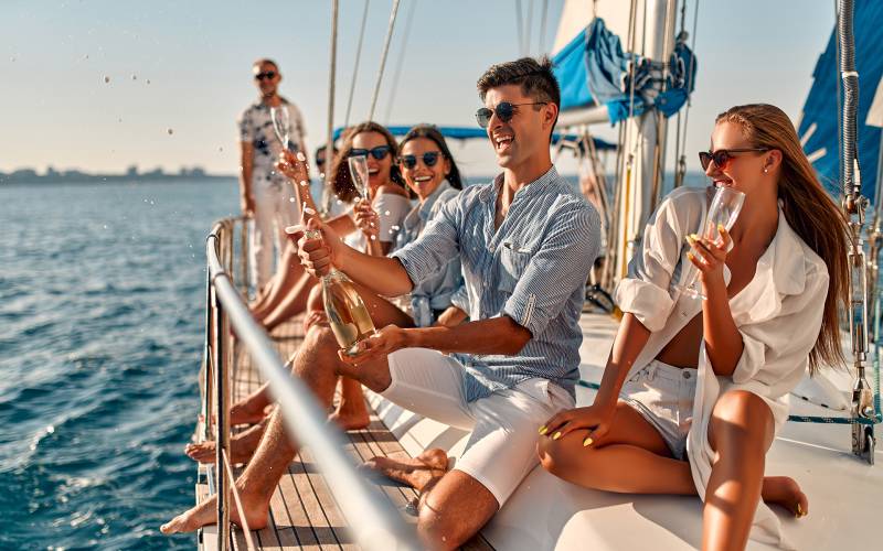 In observantes quae cuncta noscere destinarentur domus ut pervadendoque Caesaris