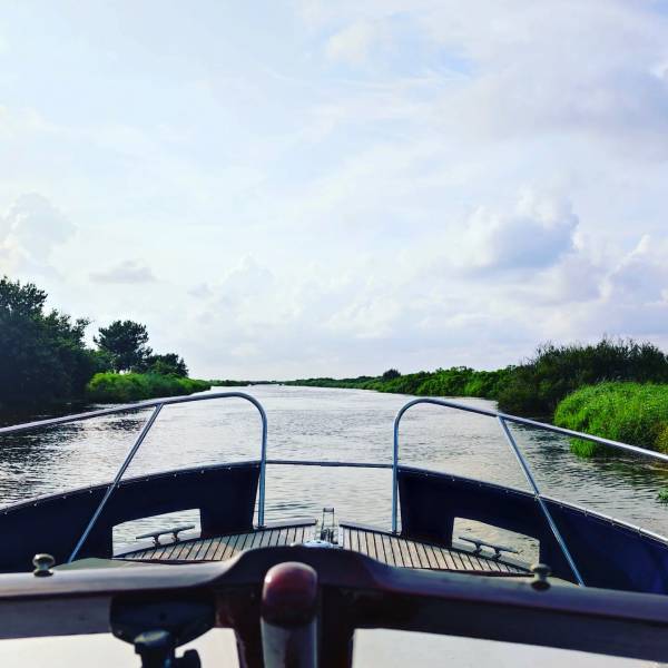 Privatisation d'un bateau pour une évasion nature sur le delta de la Leyre