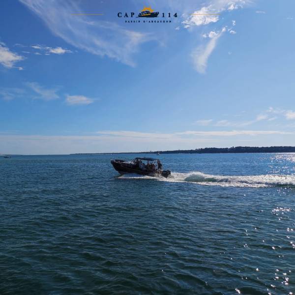 Anniversaire en bateau à Arcachon : privatisation élégante avec skipper