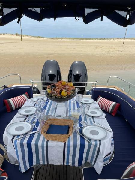 Sortie bate CSE ou Incentive : croisière privée avec traiteur