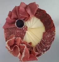 Notre zone d'activité pour ce service Location de bateau pour événement d'entreprise avec service de restauration et équipements de présentation à bord